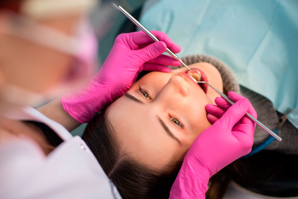 examen dentaire - nettoyage dentaire- Centre Dentaire Rosemère - dental exam- dental cleaning